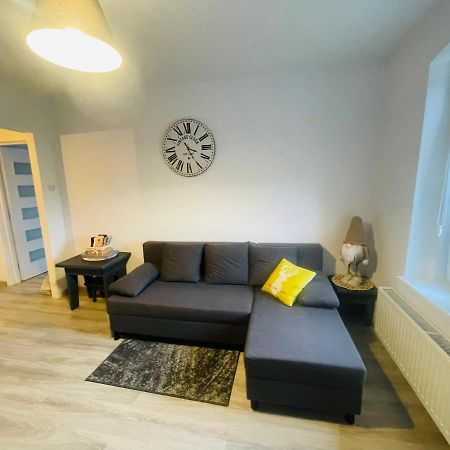 Apartament Oliwia Apartamento Jelenia Góra Exterior foto